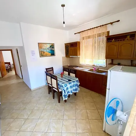Villa Guest House 1 *